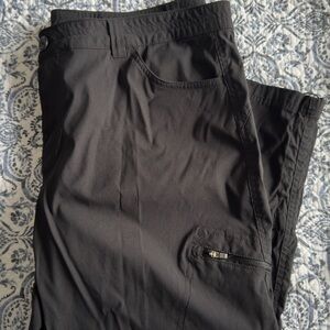 Eddie Bauer Ranier Black Capri Pants Lightweight Comfort